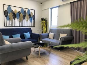 thumbnail: Lobby sitting area