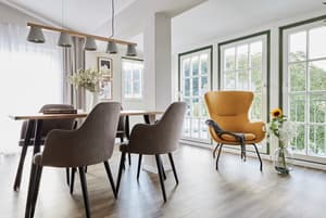 thumbnail: In-room dining
