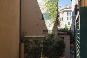 thumbnail: Courtyard view