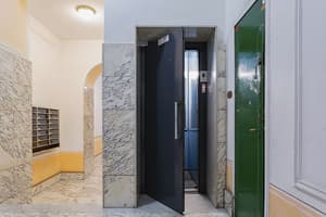 thumbnail: Elevator