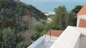thumbnail: Exterior