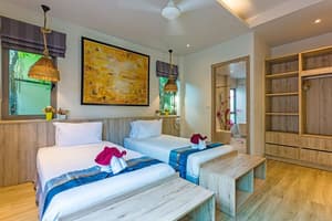 thumbnail: Interior detail