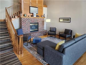 thumbnail: Indoor/Interior,On-Site,Lobby
