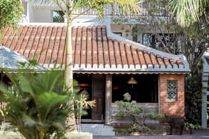 thumbnail: Exterior