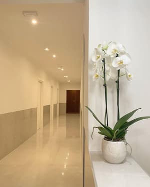 thumbnail: Interior entrance