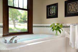 thumbnail: Jetted tub