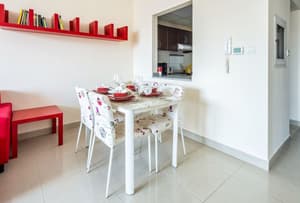 thumbnail: Outdoor dining