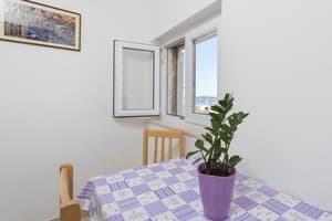 thumbnail: In-room dining