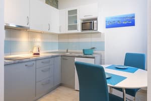thumbnail: In-room dining