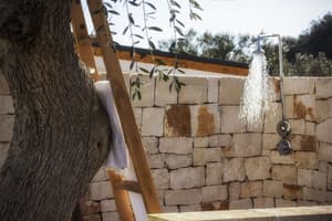 thumbnail: Exterior