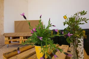 thumbnail: Interior detail
