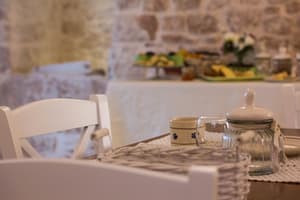 thumbnail: Breakfast area