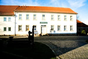 thumbnail: Front of property