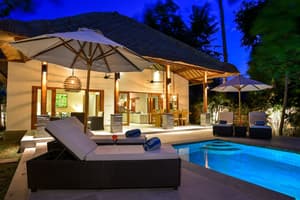 thumbnail: Exterior detail