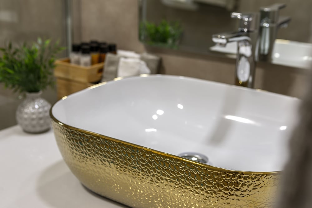 Bathroom sink