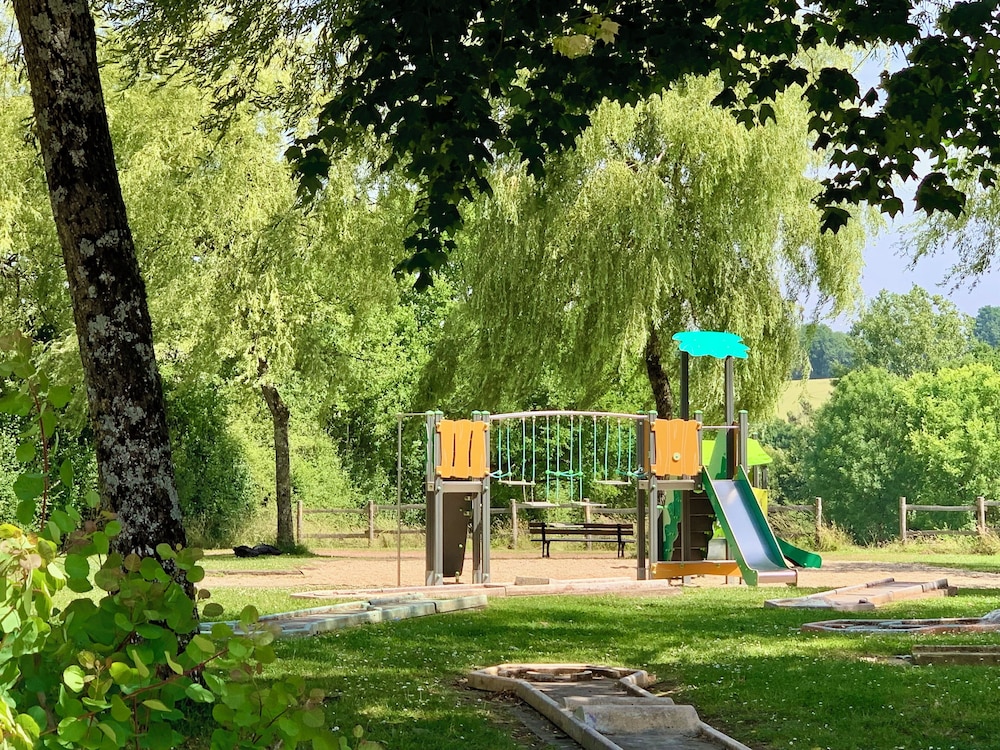 Children's play area - outdoor