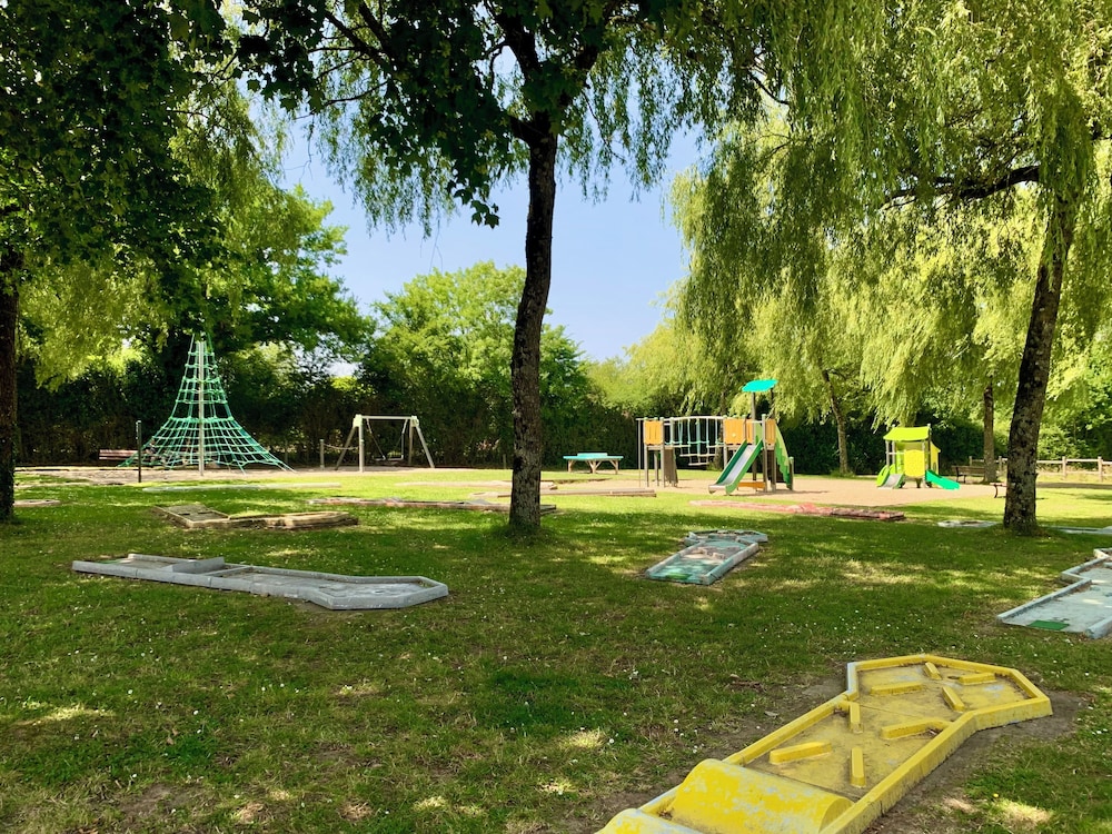 Children's play area - outdoor