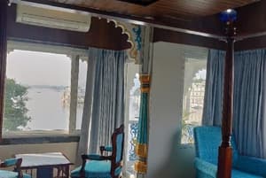 thumbnail: Interior