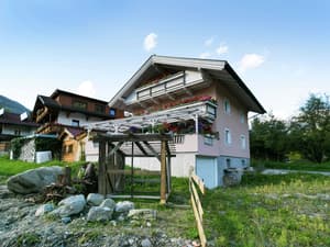 thumbnail: Exterior