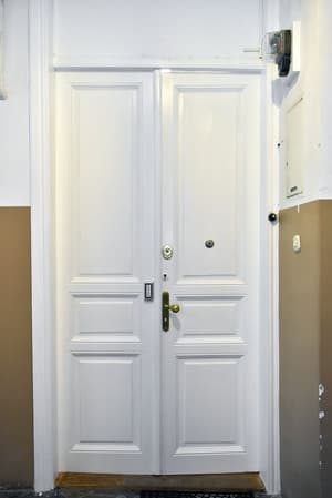 thumbnail: Interior entrance