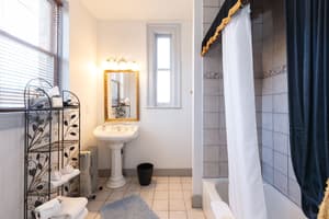 thumbnail: Deep soaking bathtub