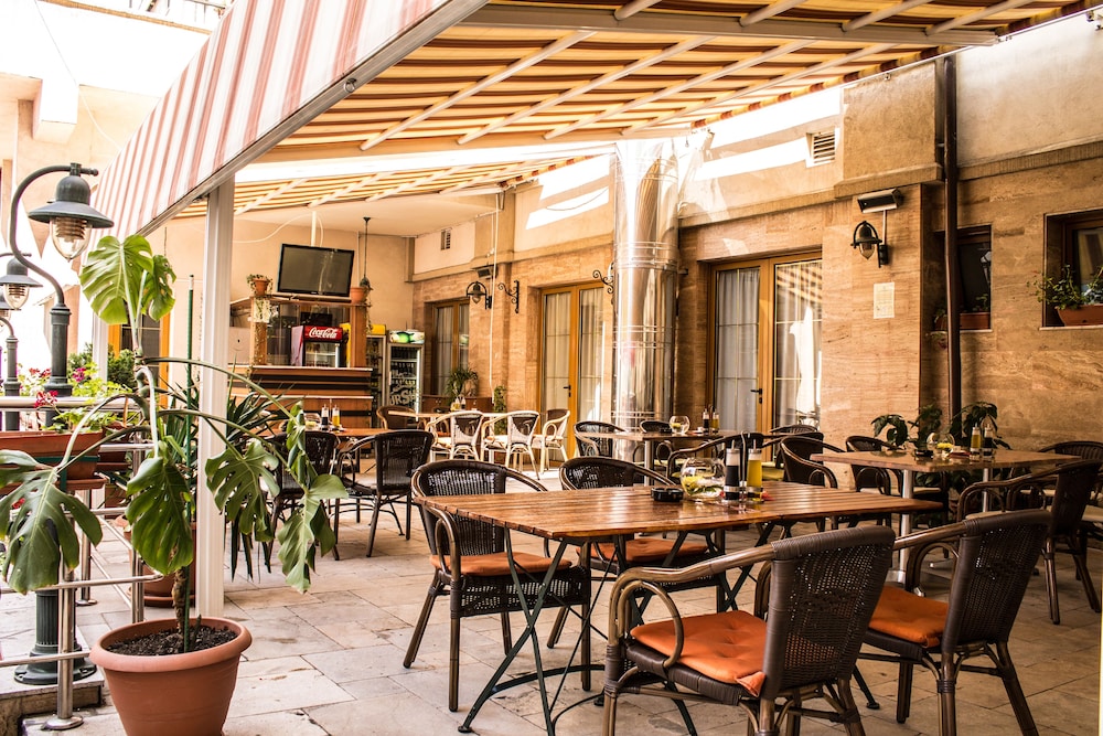 Restaurant-cafeteria