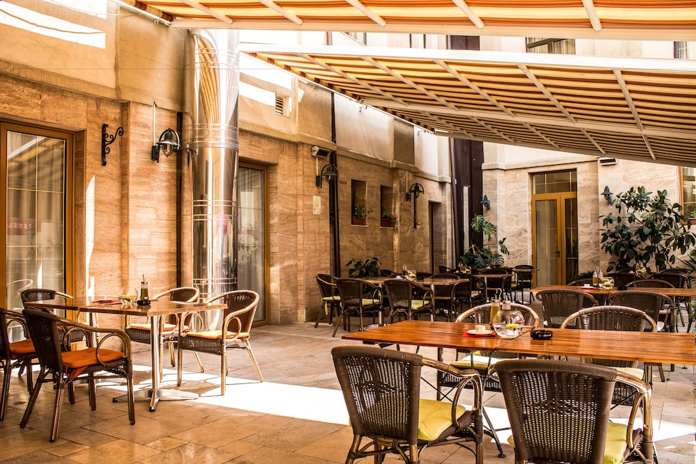 Restaurant-cafeteria