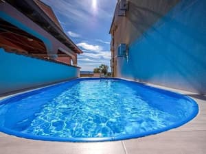 thumbnail: Pool