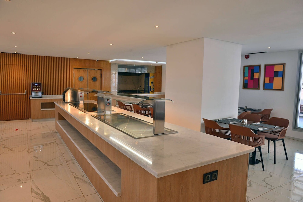 Restaurant-cafeteria