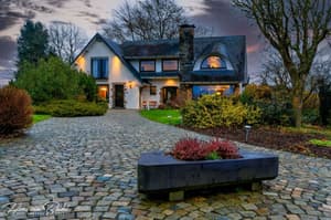 thumbnail: Exterior