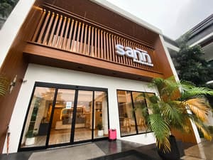 thumbnail: Front of property
