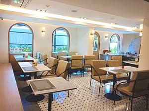 thumbnail: Breakfast area