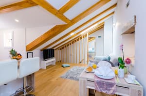 thumbnail: Dining room