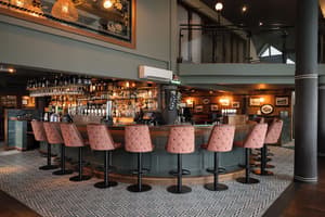 thumbnail: Restaurant