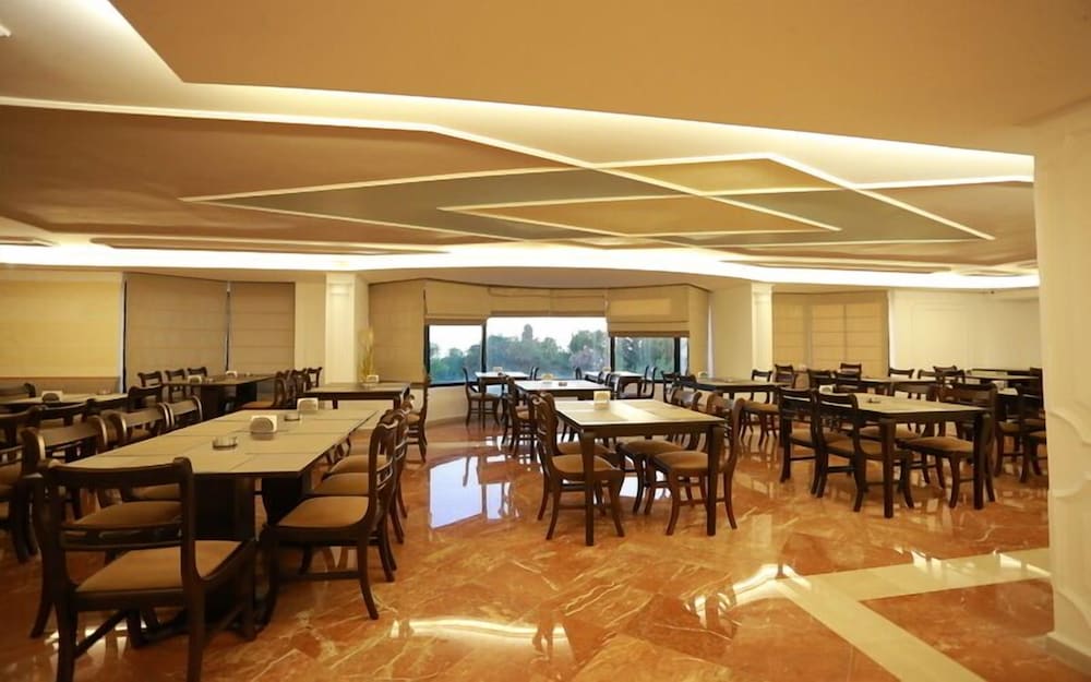 Restaurant-cafeteria