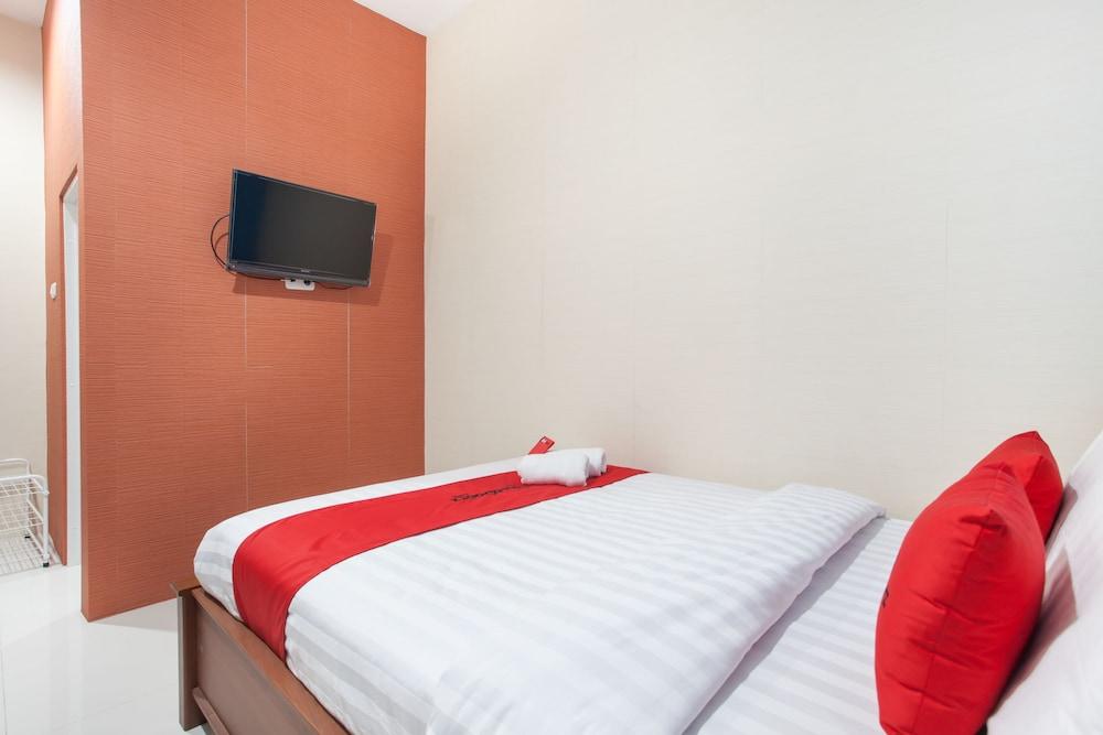 Reddoorz Near Universitas Wijaya Kusuma 10