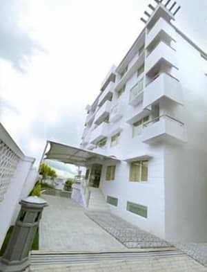 thumbnail: Front of property