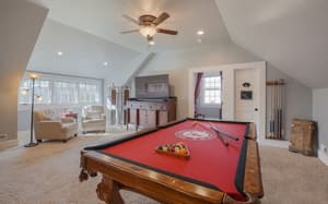 thumbnail: In-room business center