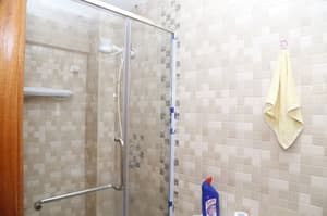 thumbnail: Bathroom shower