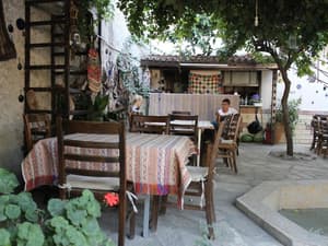 thumbnail: Outdoor dining