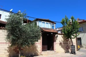 thumbnail: Front of property
