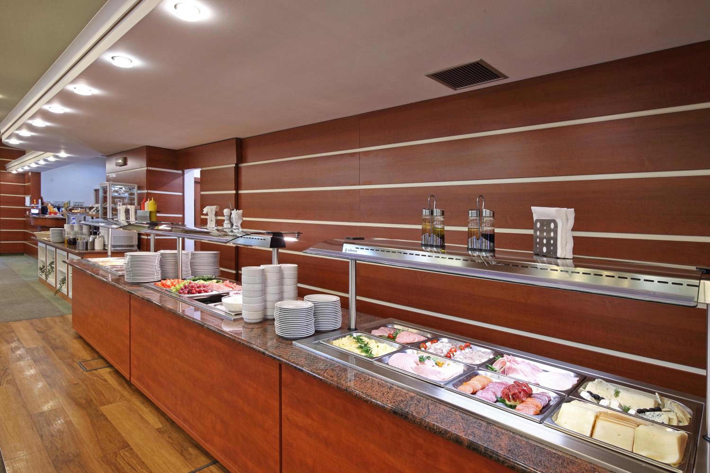 Restaurant-cafeteria