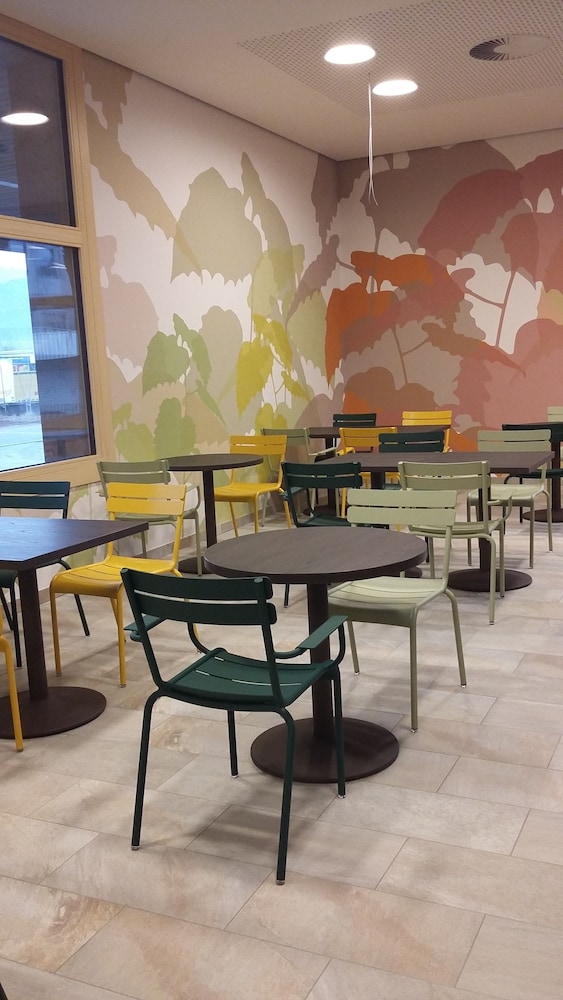Restaurant-cafeteria