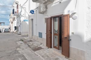 thumbnail: Exterior