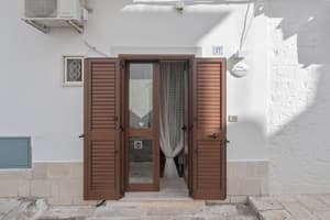 thumbnail: Front of property