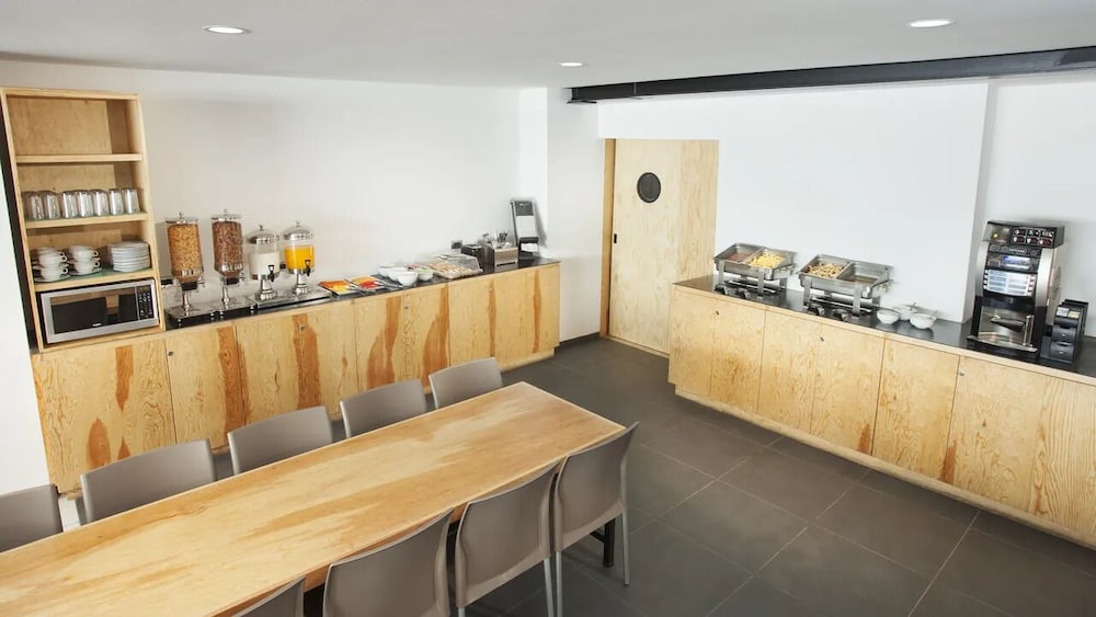 Restaurant-cafeteria