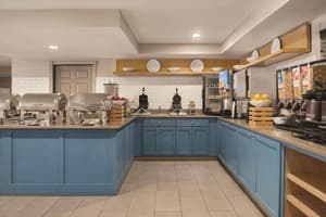 thumbnail: Breakfast area