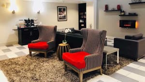 thumbnail: Lobby sitting area