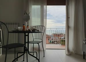 thumbnail: In-room dining