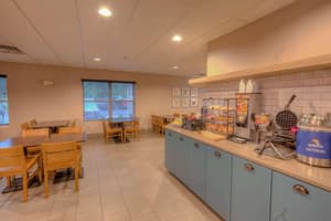 thumbnail: Breakfast area
